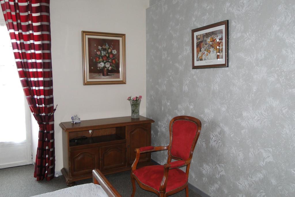 Manoir La Haie Chapeau Saint-Thurial Zimmer foto